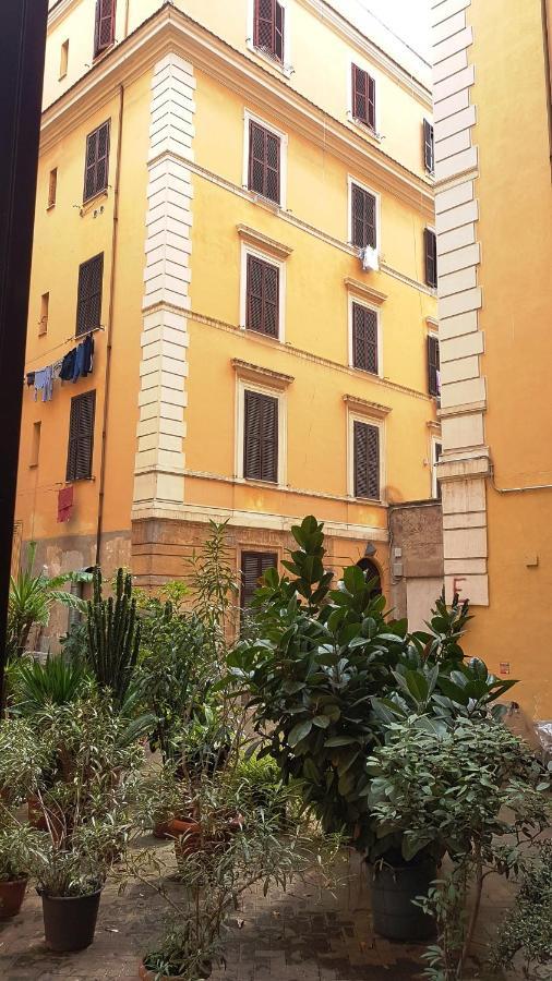 Lovely Apartment In Testaccio, Rom Exteriör bild